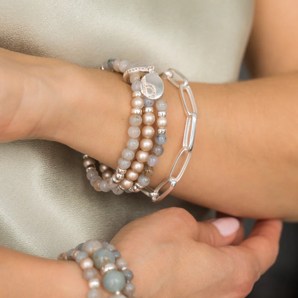 BRACELET À TROIS RANGS PIERRES VARIÉES & PERLES SATINÉES - ARGENT
