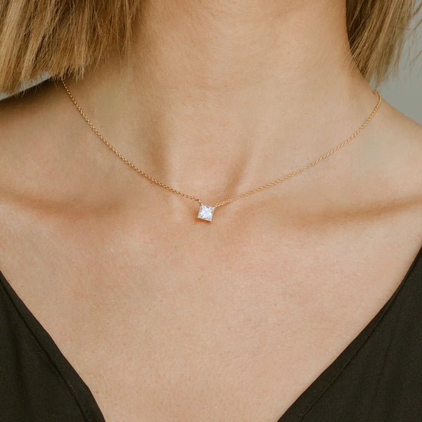 CHAINE FINE AJUSTABLE - OR & BRELOQUE CARRÉ ZIRCON BLANC "ELLERA QUADRATO"
