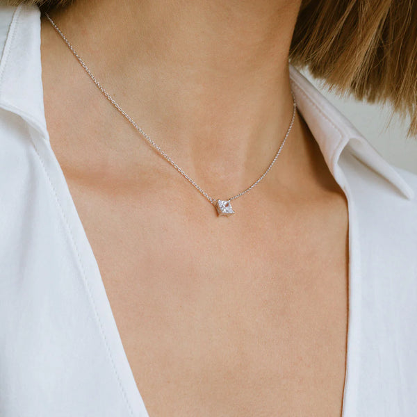 CHAINE FINE - ARGENT & BRELOQUE CARRÉ ZIRCON BLANC "ELLERA QUADRATO"
