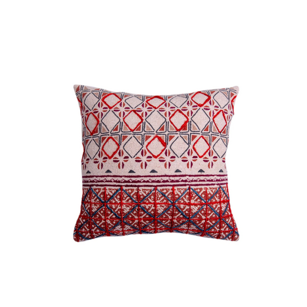 COUSSIN BRODÉ AVEC MOTIF LOSANGES