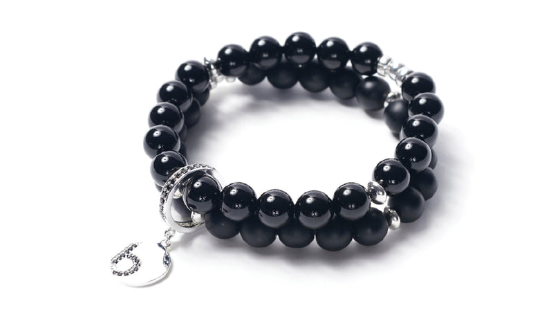 BRACELET DOUBLE NOIR AVEC BRELOQUE